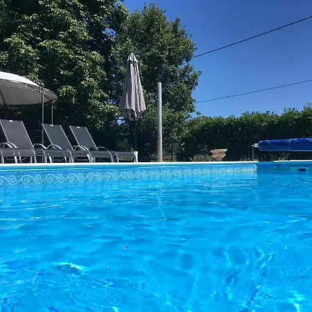 Le Petit Chateau Holiday home Brouchaud