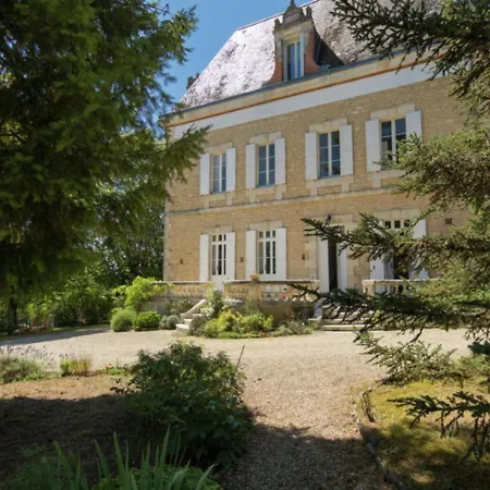 Holiday home Le Petit Chateau Brouchaud