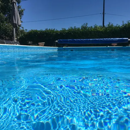 Le Petit Chateau Dom wakacyjny Brouchaud