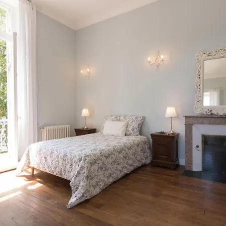 Сasa de vacaciones Le Petit Chateau Brouchaud