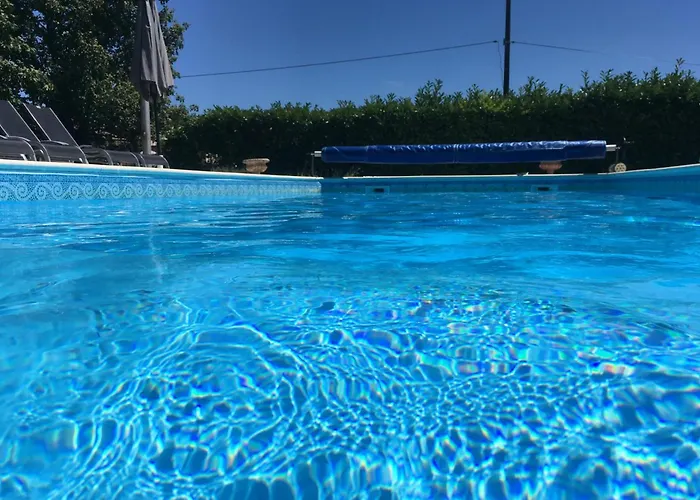 Le Petit Chateau Сasa de vacaciones Brouchaud