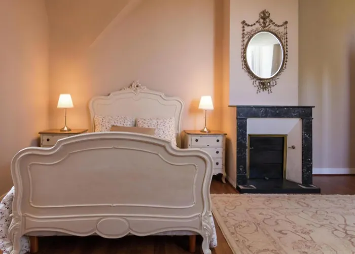 بيت للعطل Le Petit Chateau Brouchaud