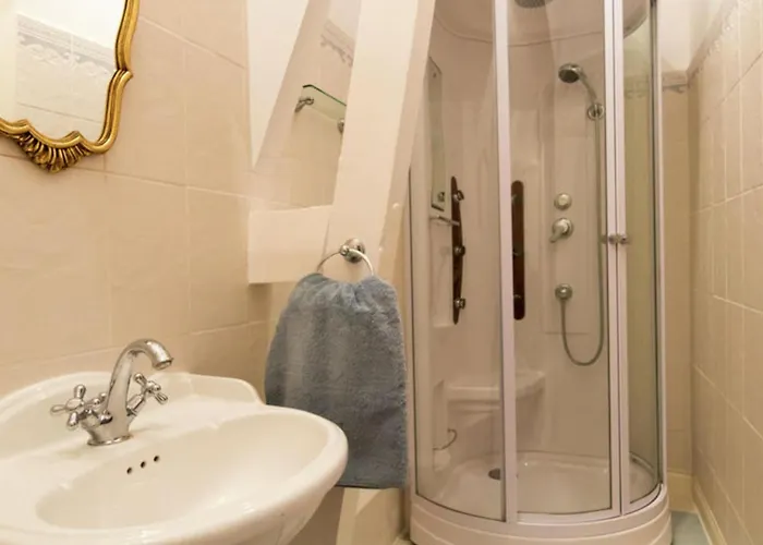 Le Petit Chateau بيت للعطل *