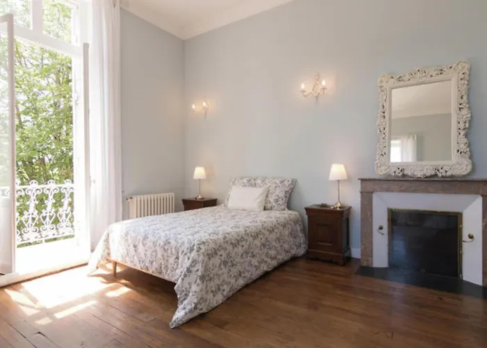 Сasa de vacaciones Le Petit Chateau Brouchaud