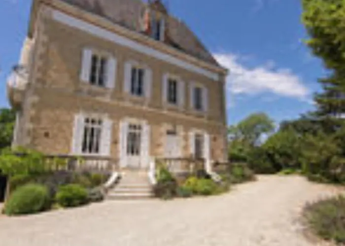 بيت للعطل Le Petit Chateau *