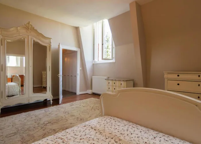 Le Petit Chateau بيت للعطل Brouchaud